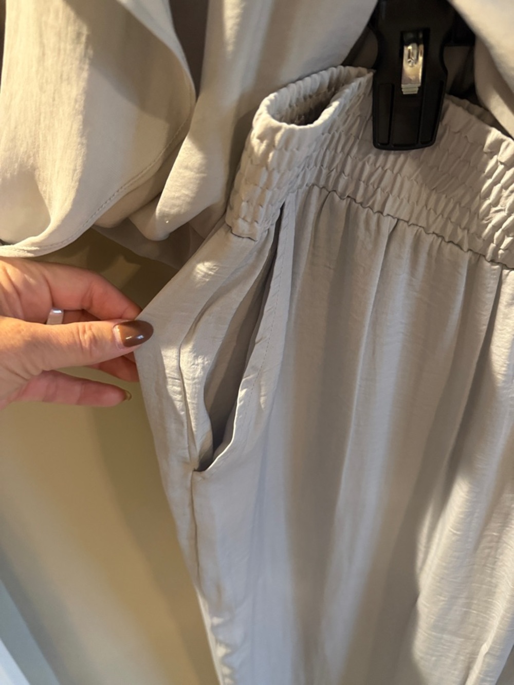 Alfani Light Gray Billow Two Piece Outfit - Picture 6 of 9